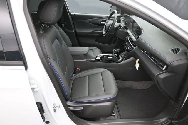 2026 Buick Envista Sport Touring - Photo 10