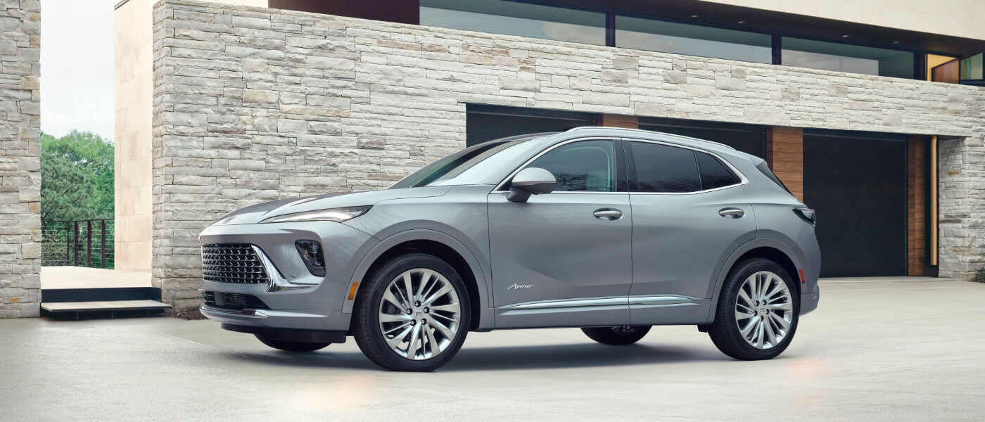 26Buick-Envision-ExteriorDrivewayProfile