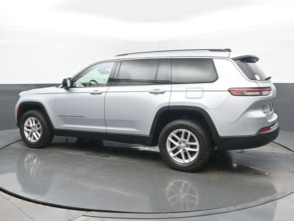 Used 2022 Jeep Grand Cherokee L Laredo SUV