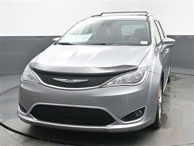 2019 Chrysler Pacifica Touring L Plus's photo
