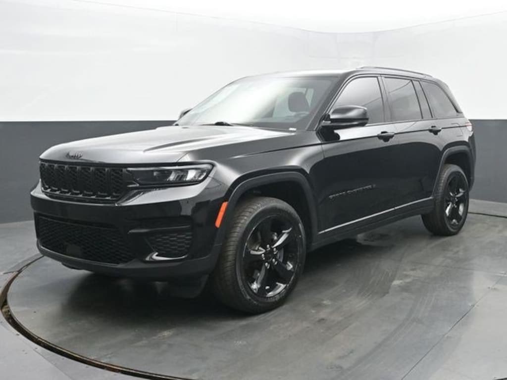 Used 2023 Jeep Grand Cherokee Altitude 4x4 SUV