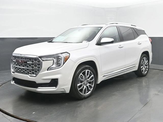 2023 GMC Terrain Denali AWD's photo
