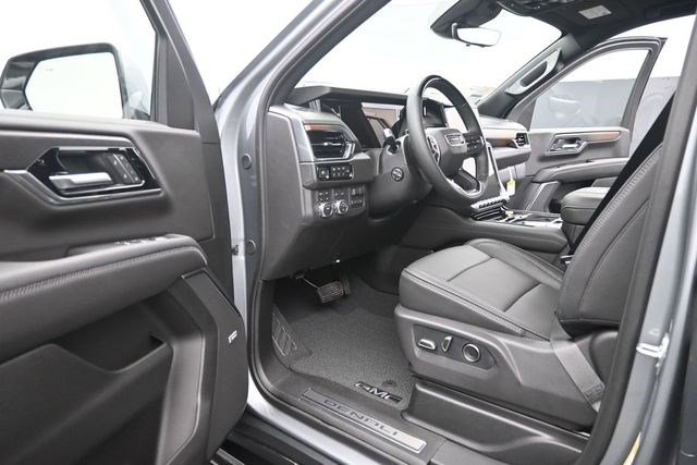 2026 GMC Yukon XL Denali - Photo 9