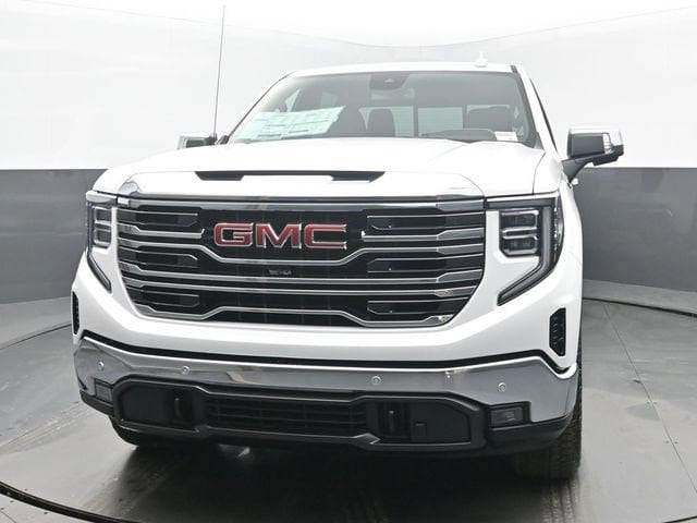 2026 GMC Sierra 4WD Crew Cab Short Box SLT's photo