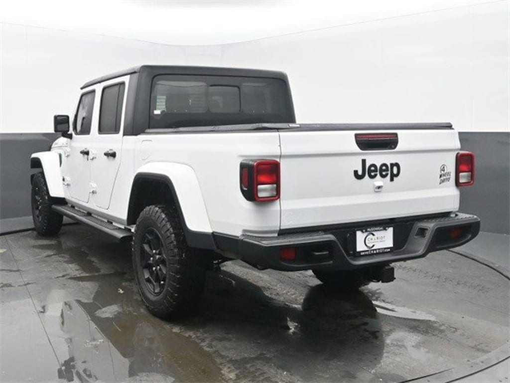 Used 2023 Jeep Gladiator Willys Truck Crew Cab