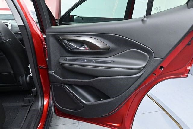 2024 GMC Terrain SLT - Photo 16