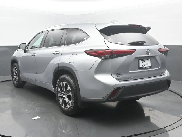 Used 2021 Toyota Highlander XLE SUV