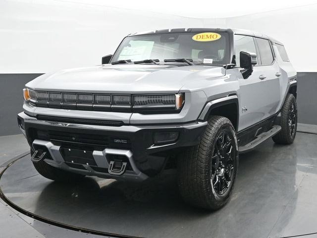 2026 GMC Hummer EV 2X SUV's photo