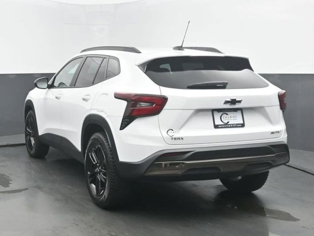 Certified 2025 Chevrolet Trax Activ SUV