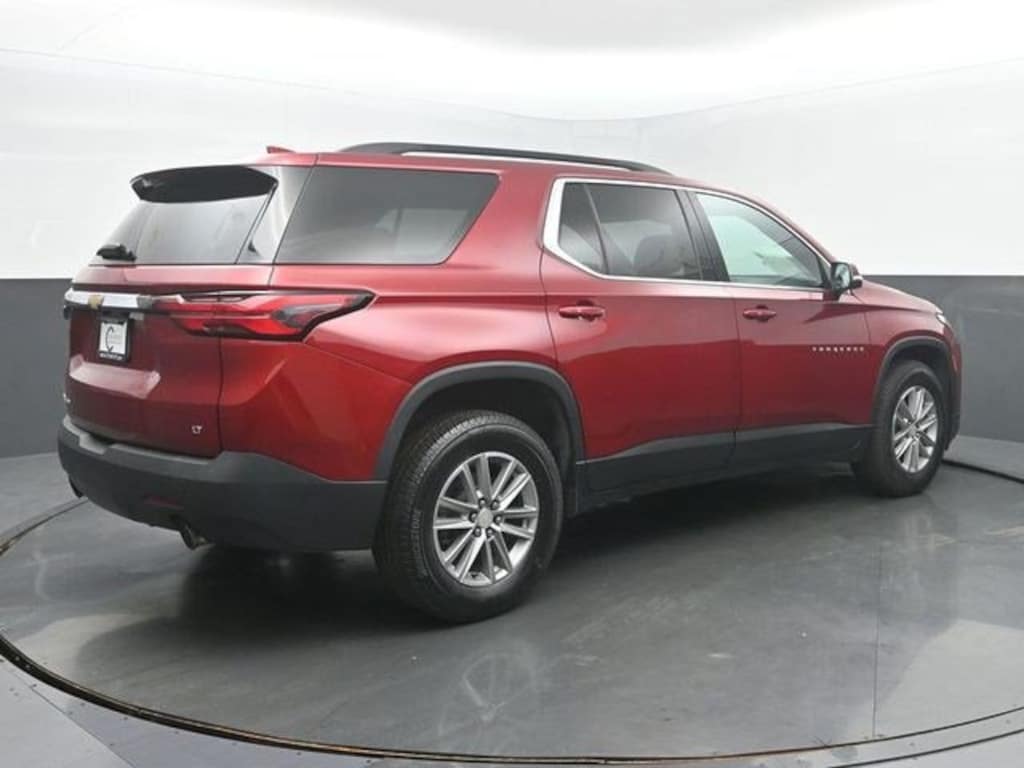 Used 2022 Chevrolet Traverse LT Cloth SUV