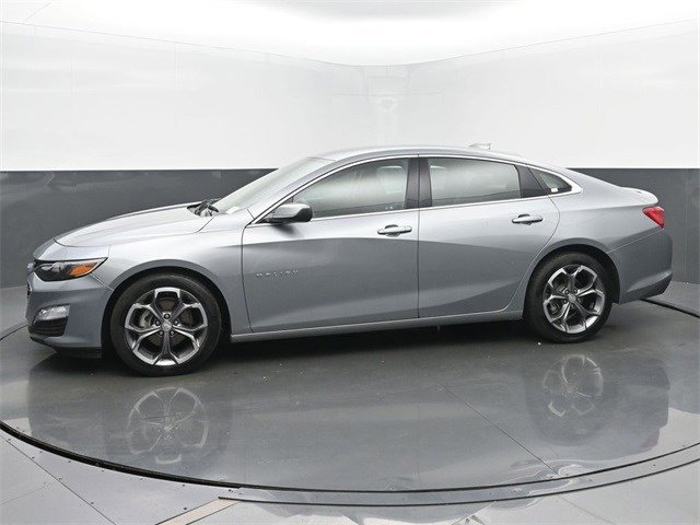 2024 Chevrolet Malibu 1LT photo 2