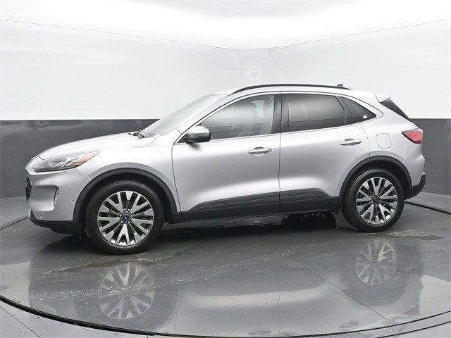 2020 Ford Escape Titanium photo 2