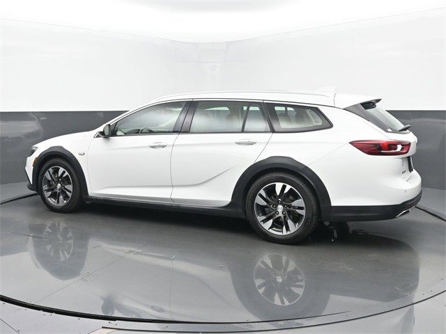 2018 Buick Regal TourX Essence photo 3