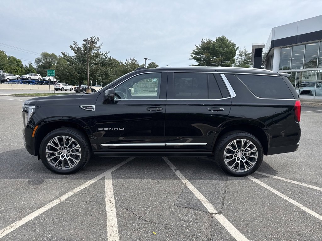 2025 Gmc Yukon Denali photo 2
