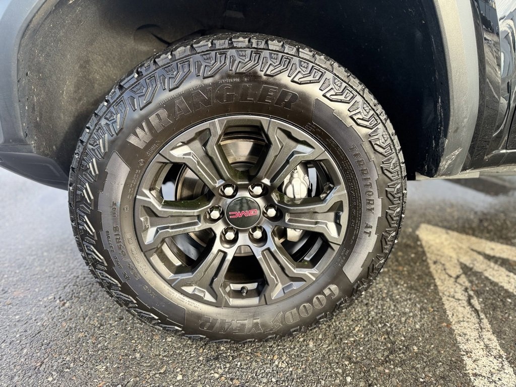 Used 2025 GMC Canyon Elevation Truck