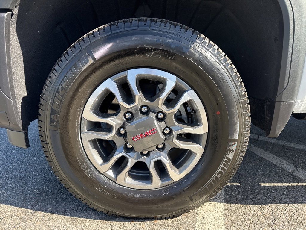 2026 Gmc Sierra 2500 HD SLT photo 3