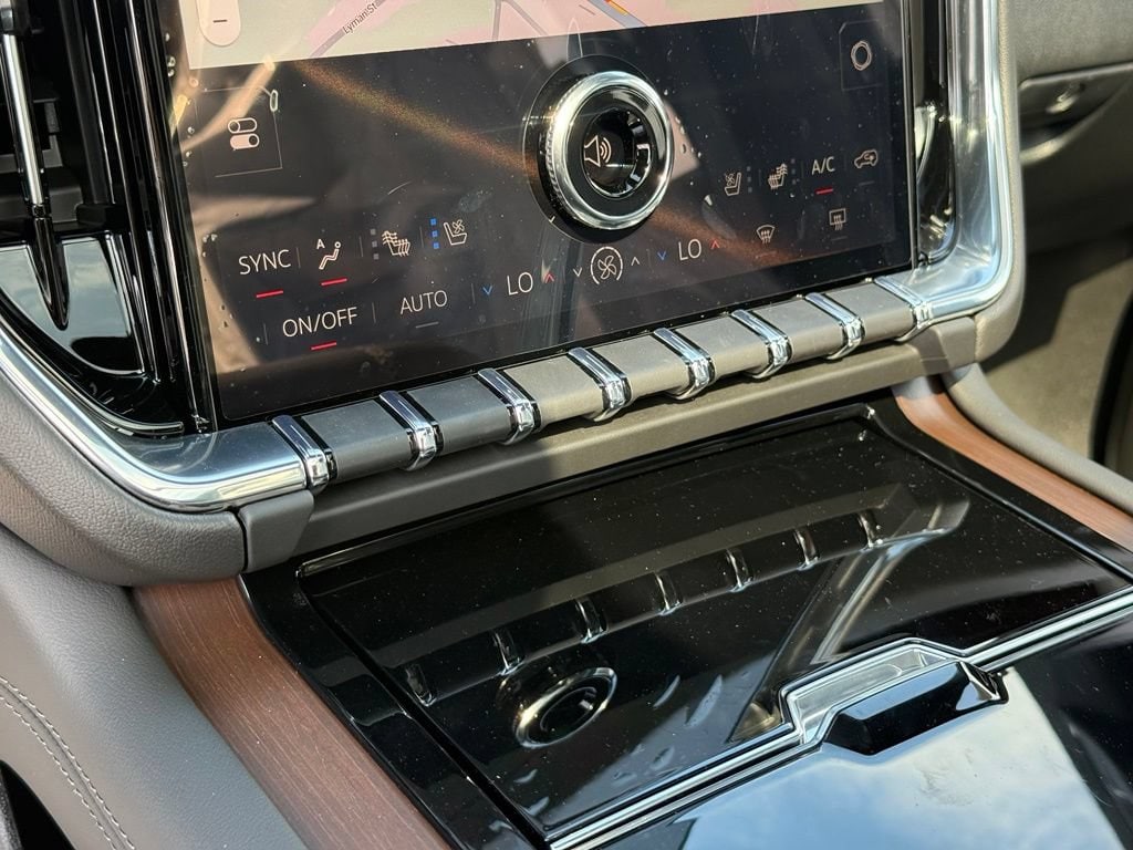2026 GMC Yukon Denali - Photo 16