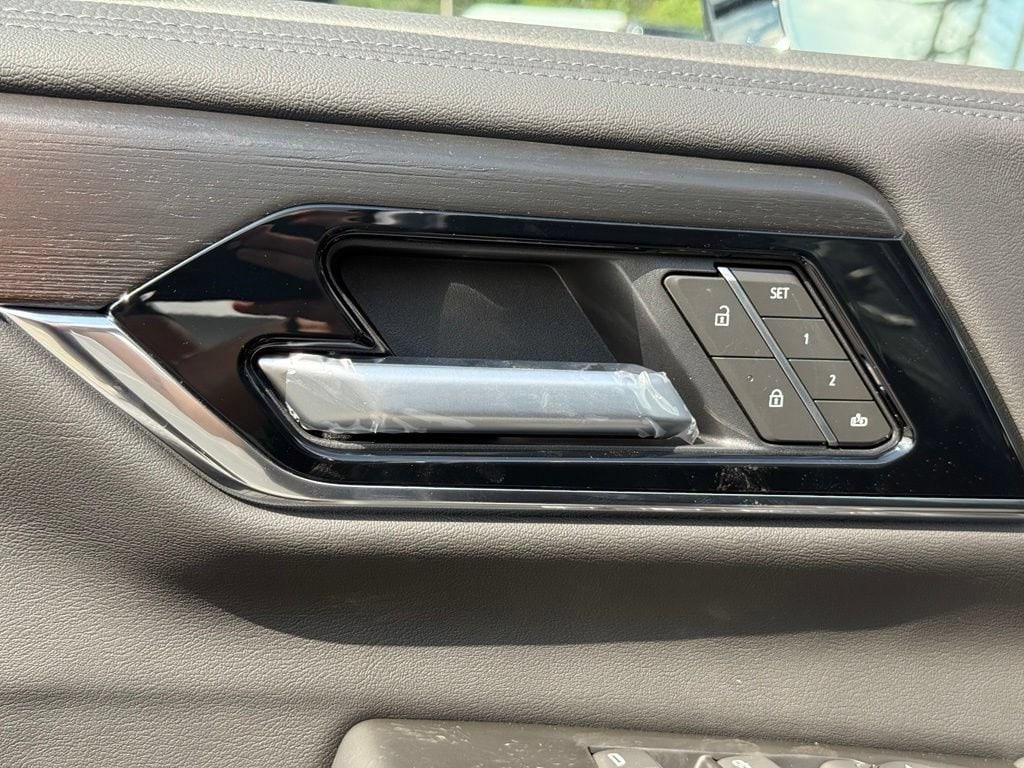2026 GMC Yukon XL Denali - Photo 13