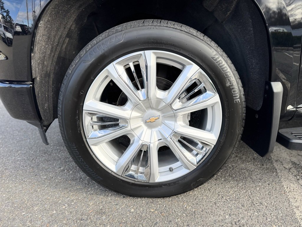 2023 Chevrolet Silverado 1500 High Country photo 2