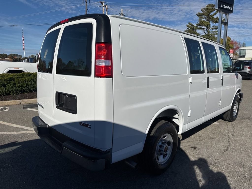 2025 GMC Savana Cargo Work Van - Photo 6