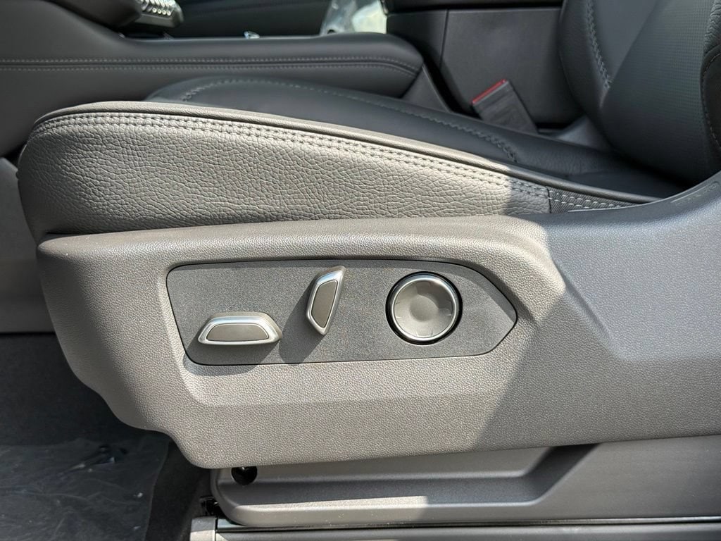 2026 GMC Yukon XL Denali - Photo 12