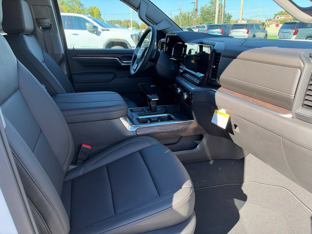 2026 GMC Sierra 1500 SLT - Photo 10