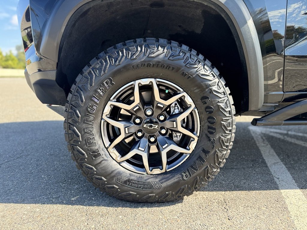 2024 Chevrolet Colorado ZR2 photo 2