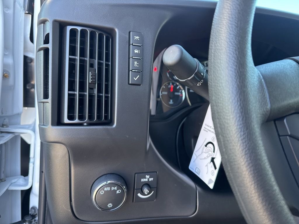 2025 GMC Savana Cargo Work Van - Photo 19
