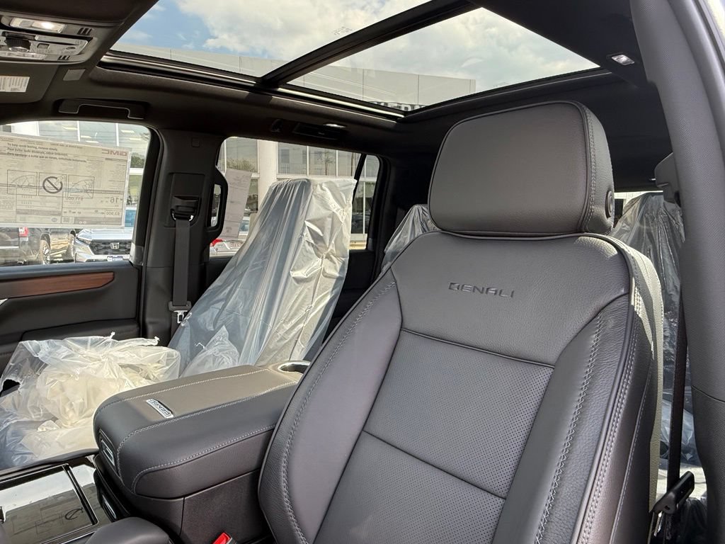 2026 GMC Yukon XL Denali - Photo 11