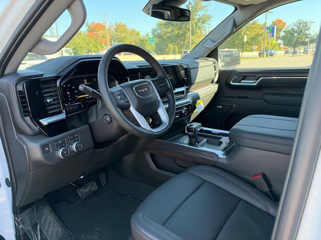2026 GMC Sierra 1500 SLT - Photo 14