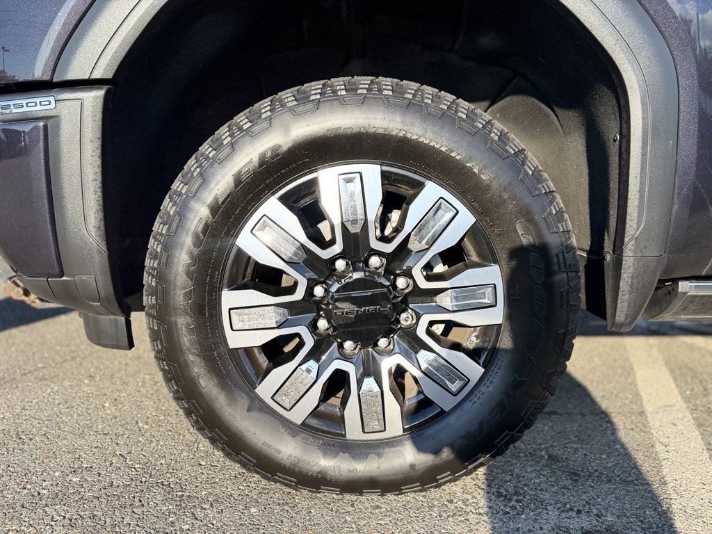 2024 Gmc Sierra 2500 HD Denali photo 2