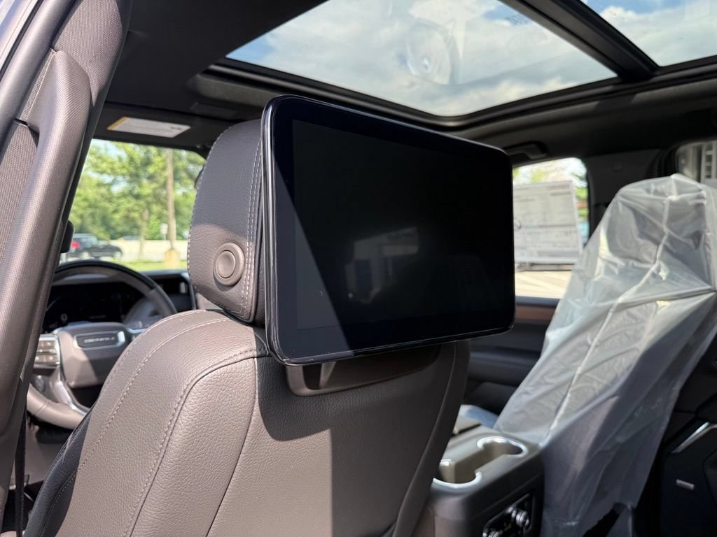 2026 GMC Yukon Denali - Photo 20
