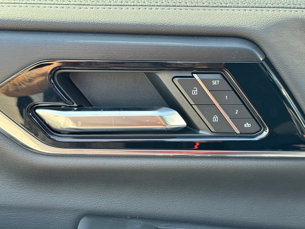 2026 GMC Yukon XL Denali - Photo 24