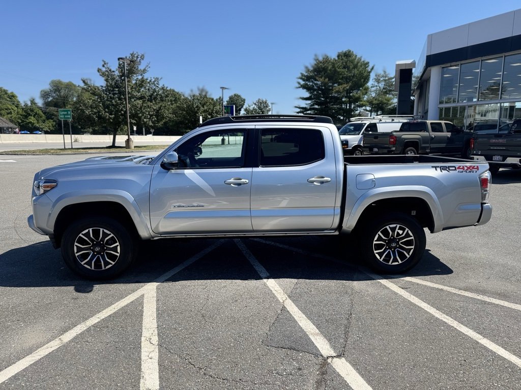 2022 Toyota Tacoma TRD Sport V6 photo 2