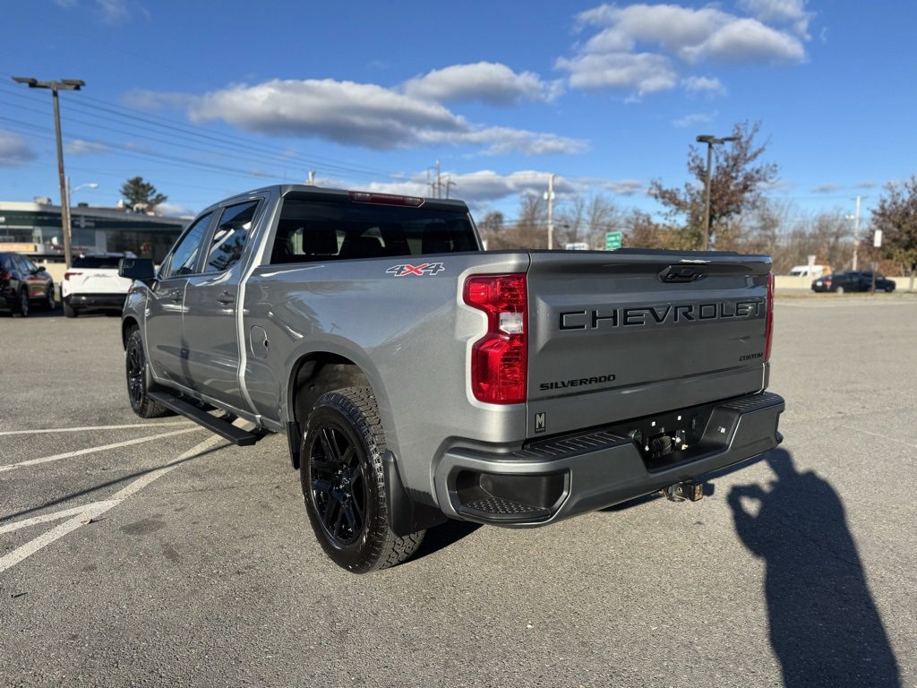 2023 Chevrolet Silverado 1500 Custom photo 4