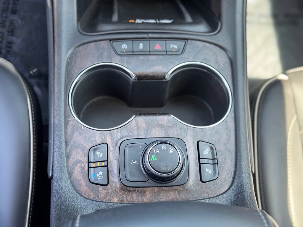 2020 GMC Acadia Denali - Photo 18