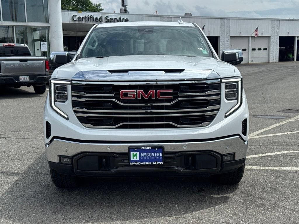 2026 GMC Sierra 1500 SLT - Photo 9