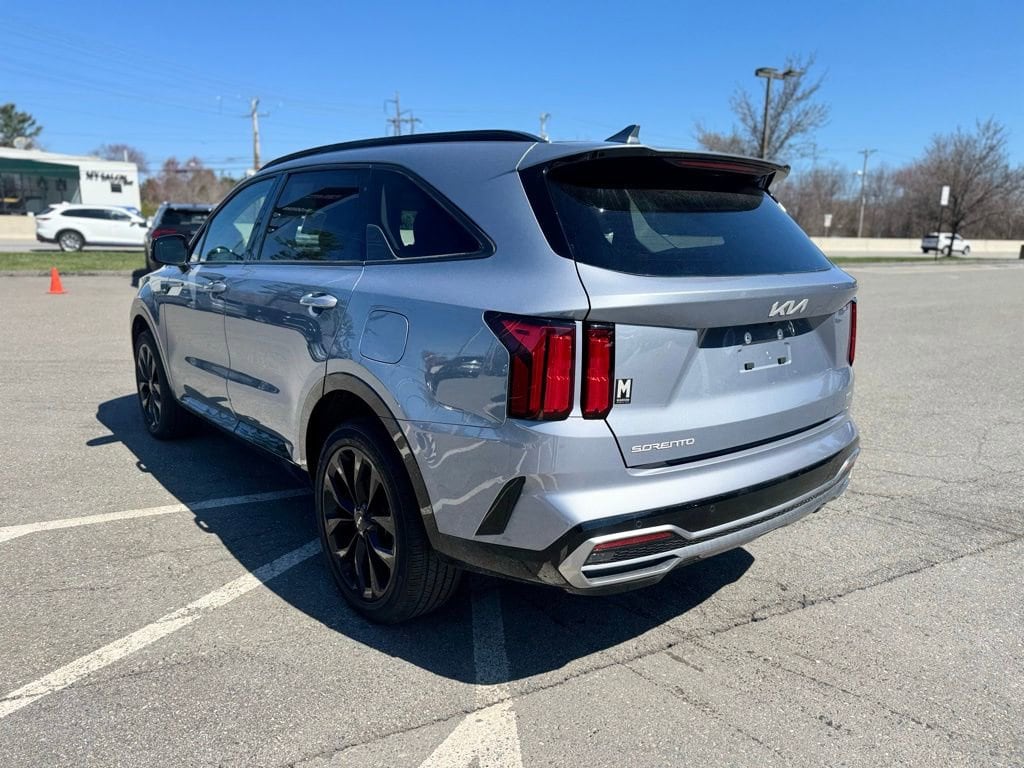 Used 2023 Kia Sorento SX