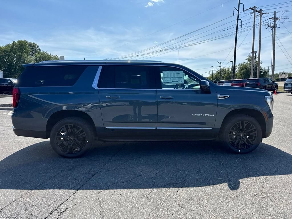 2026 GMC Yukon XL Denali - Photo 8