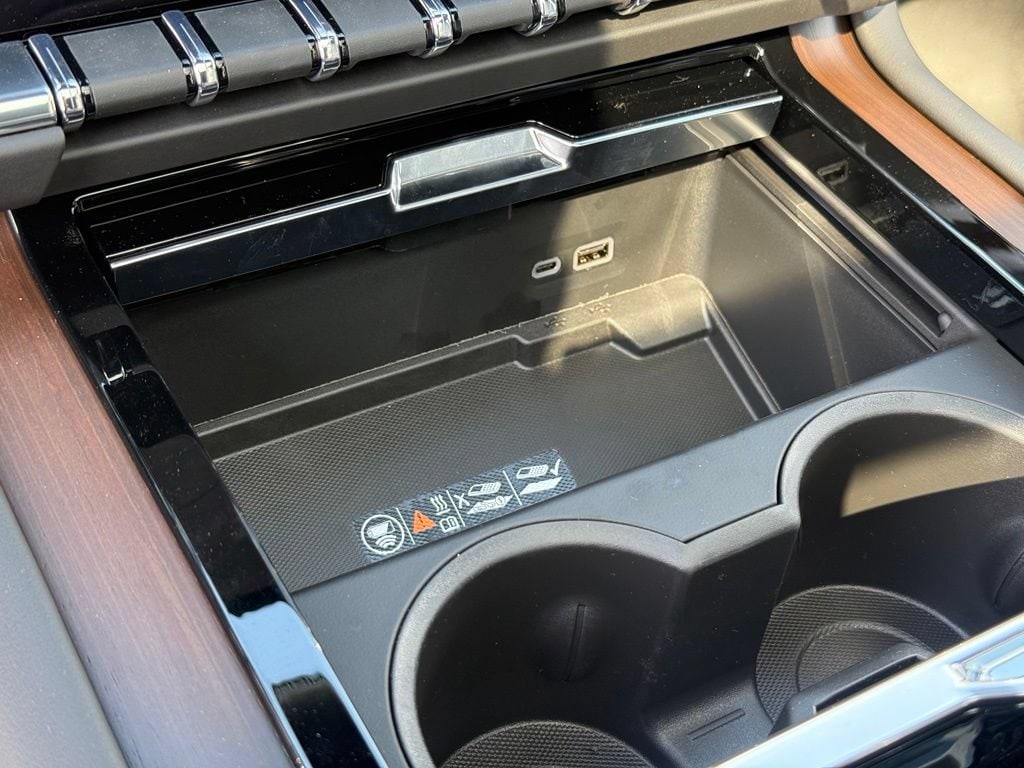 2026 GMC Yukon Denali - Photo 17