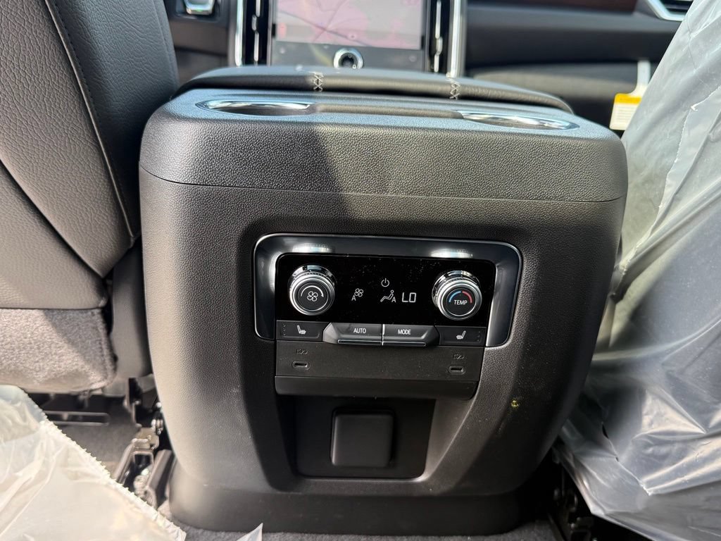 2026 GMC Yukon XL Denali - Photo 21