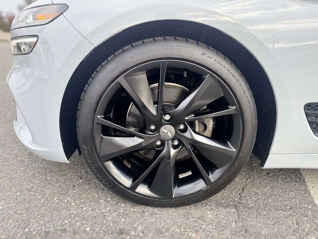 2023 Genesis G70 2.0T Sport Prestige photo 3