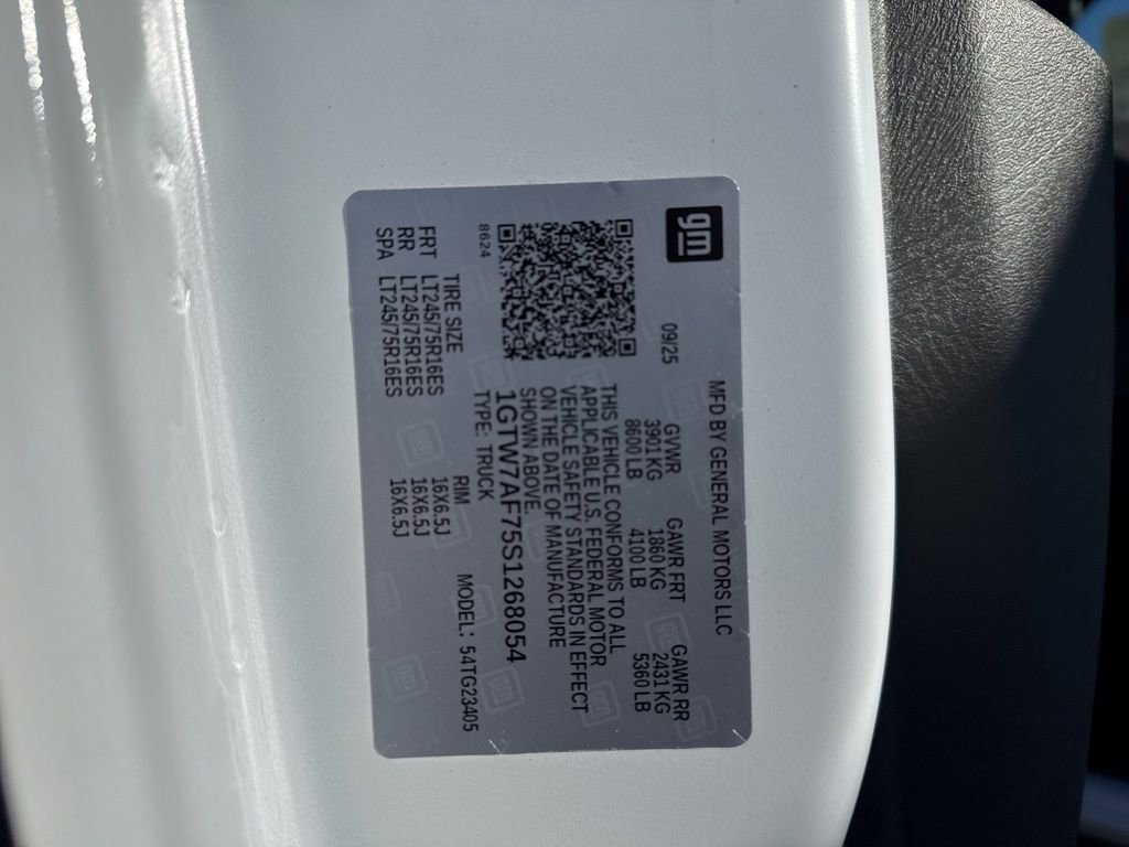 2025 GMC Savana Cargo Work Van - Photo 22