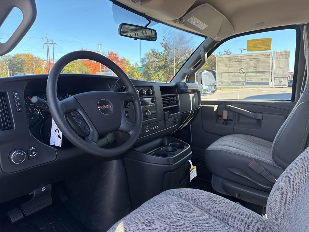 2025 GMC Savana Cargo Work Van - Photo 14