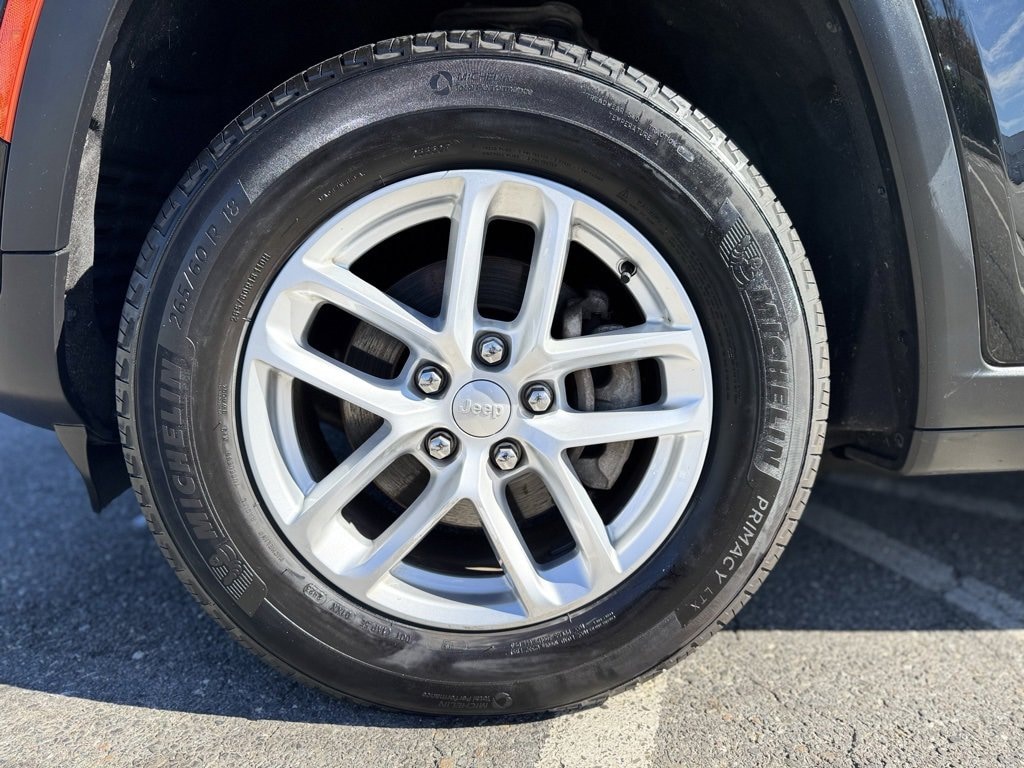 Used 2024 Jeep Grand Cherokee Laredo X