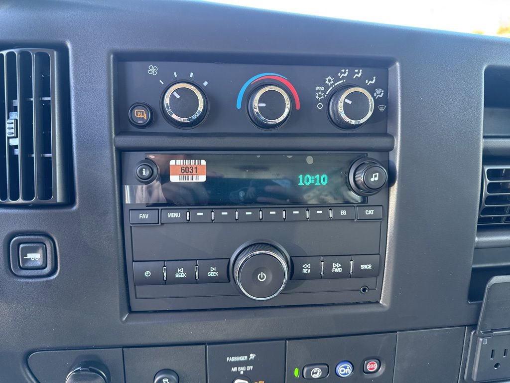 2025 GMC Savana Cargo Work Van - Photo 18