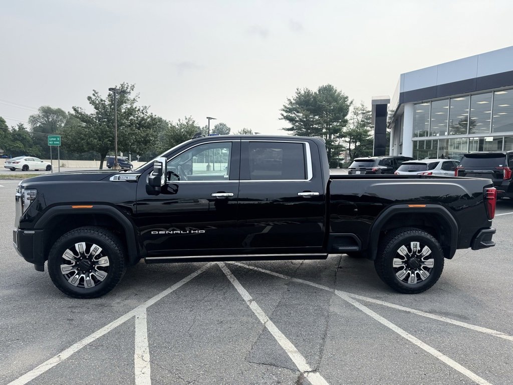 2024 Gmc Sierra 2500 HD Denali photo 2