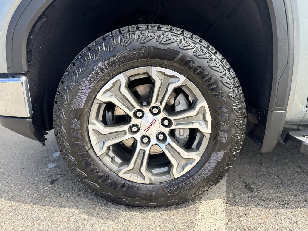 2025 Gmc Sierra 1500 SLE photo 3
