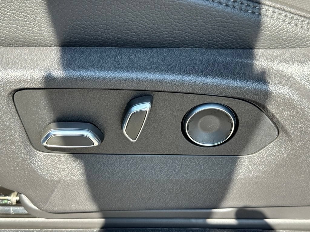 2026 GMC Yukon XL Denali - Photo 22
