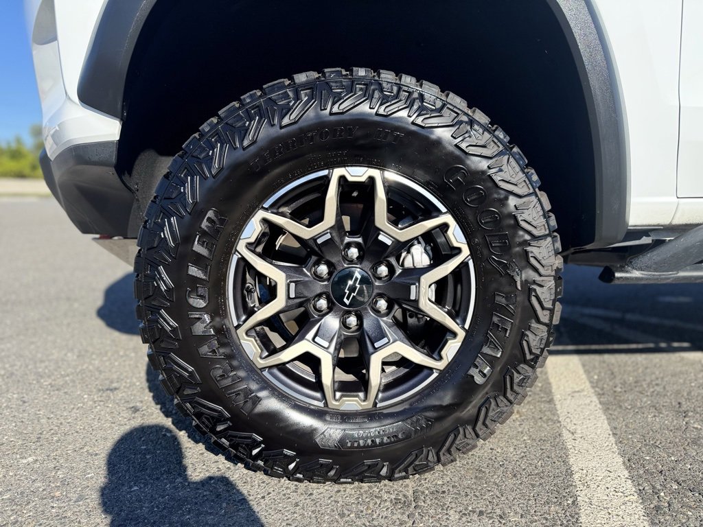 2024 Chevrolet Colorado ZR2 photo 2